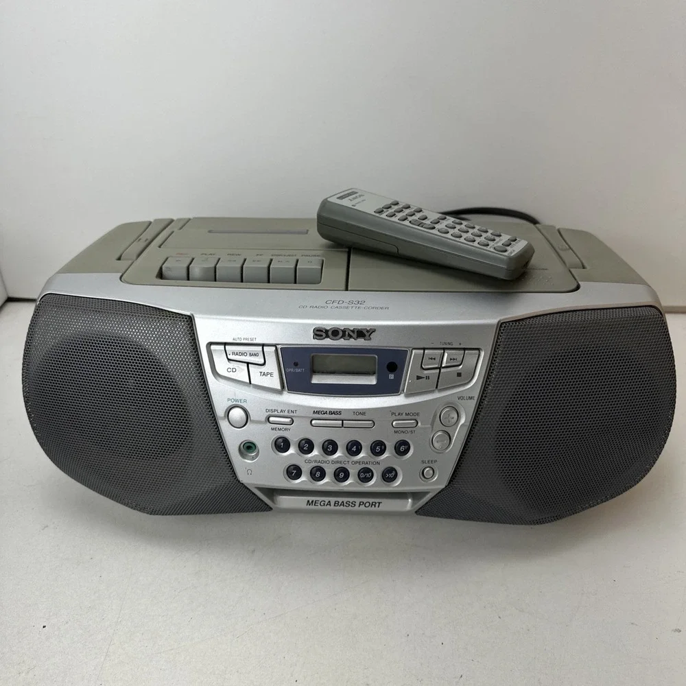 Vintage Sony CFD-S32 CD Radio Cassette AM/FM Boombox Mega Bass Gray Y2K + Remote